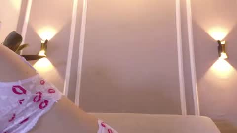Isabella online show from 06/24/26, 12:15