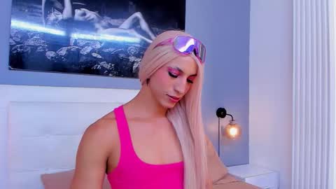 Isa Lancaster online show from 09/17/25, 07:48