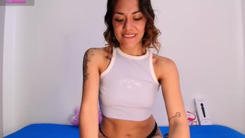 Snapshot of isa_laurentt chatting on 01/23/25, 02:07 Isabella Laurentt  online show from 01/23/25, 02:07