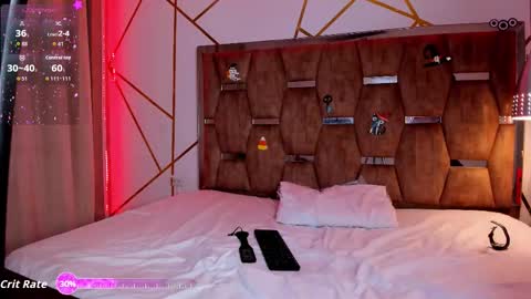 Isa and Leo online show from 10/08/25, 07:55