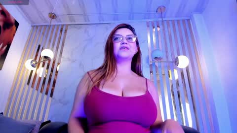 Snapshot of isaa_lopez chatting on 04/11/26, 07:07 Isa online show from 04/11/26, 07:07