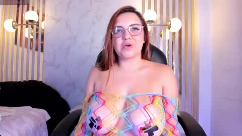 Snapshot of isaa_lopez chatting on 04/14/26, 07:42 Isa online show from 04/14/26, 07:42