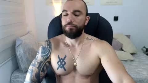 Snapshot of isaac_carter chatting on 09/18/25, 11:12 Isaac carter online show from 09/18/25, 11:12