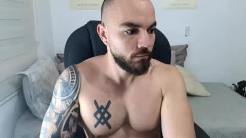 Snapshot of isaac_carter chatting on 10/14/25, 11:11 Isaac carter online show from 10/14/25, 11:11