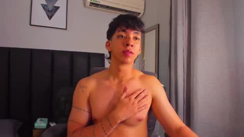 Snapshot of isaac_cryston chatting on 02/20/25, 01:03 isaac_cryston online show from 02/20/25, 01:03