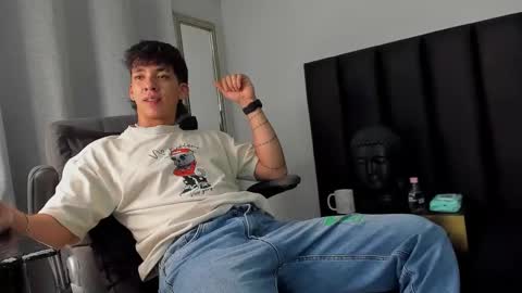 Snapshot of isaac_cryston chatting on 02/27/25, 12:32 isaac_cryston online show from 02/27/25, 12:32