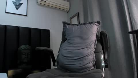 Snapshot of isaac_cryston chatting on 03/07/25, 11:49 isaac_cryston online show from 03/07/25, 11:49