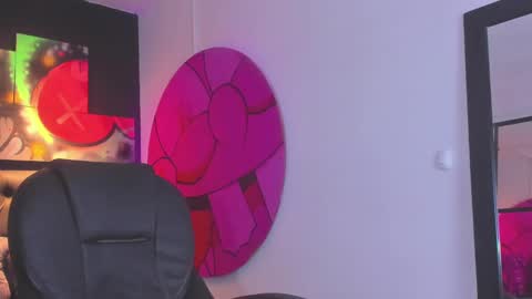 Snapshot of isaac_cryston chatting on 09/19/25, 09:15 isaac_cryston online show from 09/19/25, 09:15