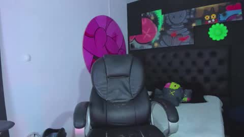 Snapshot of isaac_cryston chatting on 09/30/25, 07:30 isaac_cryston online show from 09/30/25, 07:30