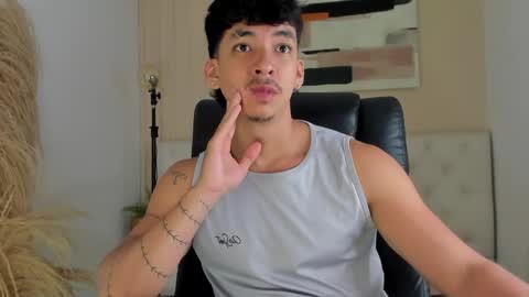 Snapshot of isaac_cryston chatting on 11/05/25, 08:42 isaac_cryston online show from 11/05/25, 08:42