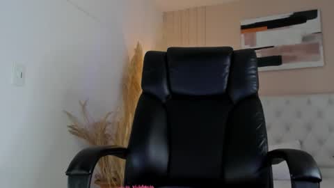 Snapshot of isaac_cryston chatting on 01/06/26, 08:01 isaac_cryston online show from 01/06/26, 08:01