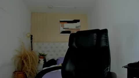 Snapshot of isaac_cryston chatting on 02/16/26, 10:17 isaac_cryston online show from 02/16/26, 10:17