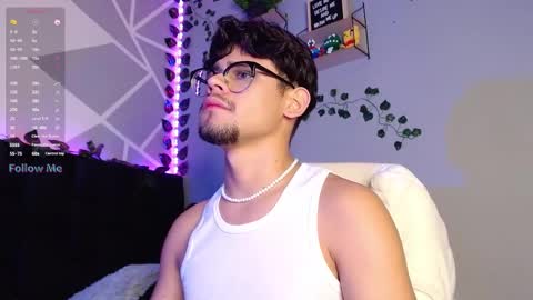 Isaac Saenz. online show from 12/03/24, 01:52