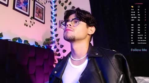 Isaac Saenz. online show from 02/15/25, 11:14