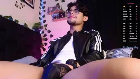 Isaac Saenz. online show from 02/18/25, 10:25