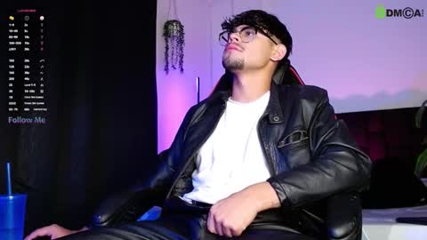 Isaac Saenz. online show from 10/04/25, 11:03