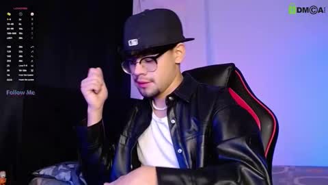 Isaac Saenz. online show from 11/01/25, 10:01