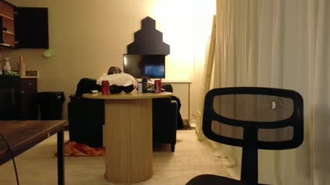 Snapshot of isaac_sheffield chatting on 04/27/26, 06:11 isaac online show from 04/27/26, 06:11