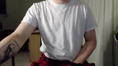 Snapshot of isaac_sheffield chatting on 05/03/26, 02:06 isaac online show from 05/03/26, 02:06