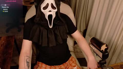 Snapshot of isaac_sheffield chatting on 05/17/26, 01:58 isaac online show from 05/17/26, 01:58