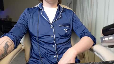 Snapshot of isaac_sheffield chatting on 05/23/26, 02:54 isaac online show from 05/23/26, 02:54