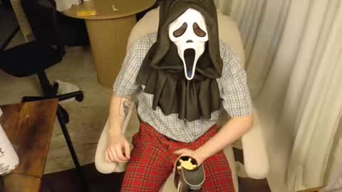 Snapshot of isaac_sheffield chatting on 05/31/26, 01:36 isaac online show from 05/31/26, 01:36