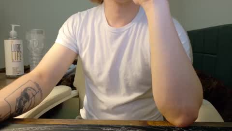 Snapshot of isaac_sheffield chatting on 07/19/26, 08:51 isaac online show from 07/19/26, 08:51