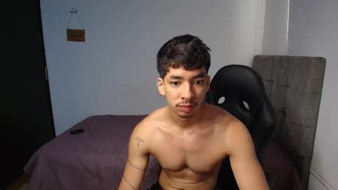 Snapshot of isaac_sttone01 chatting on 04/25/26, 07:55 muscle isaac online show from 04/25/26, 07:55