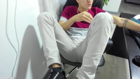 Snapshot of isaac_winter_ chatting on 10/07/25, 02:09 Isaac online show from 10/07/25, 02:09