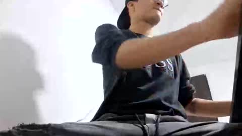 Snapshot of isaac_winter_ chatting on 11/11/25, 02:55 Isaac online show from 11/11/25, 02:55