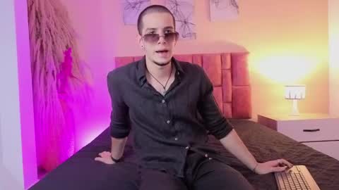 Snapshot of isaacblaze_ chatting on 05/14/26, 04:30 isaacblaze online show from 05/14/26, 04:30