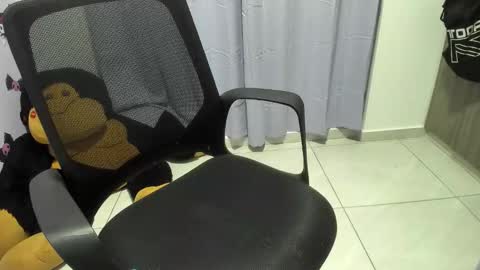 isaac online show from 10/26/25, 05:02