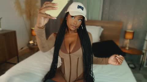 Snapshot of isaacoleman chatting on 11/10/25, 07:57 Isaa Coleman online show from 11/10/25, 07:57