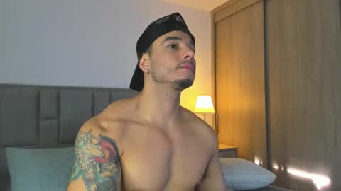 Snapshot of isaacsuarez chatting on 02/04/26, 08:58 Isaac Surez online show from 02/04/26, 08:58