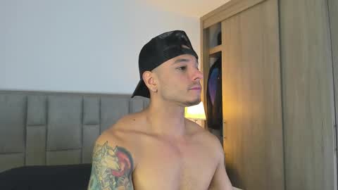 Snapshot of isaacsuarez chatting on 02/09/26, 05:28 Isaac Surez online show from 02/09/26, 05:28