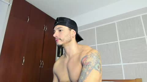 Snapshot of isaacsuarez chatting on 05/10/26, 02:06 Isaac Surez online show from 05/10/26, 02:06