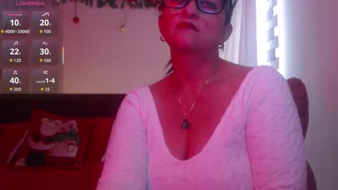 Snapshot of isabeel_sofia01 chatting on 10/26/25, 12:11 Isabeel Sofia online show from 10/26/25, 12:11