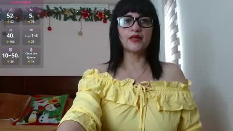 Snapshot of isabeel_sofia01 chatting on 11/28/25, 04:42 Isabeel Sofia online show from 11/28/25, 04:42