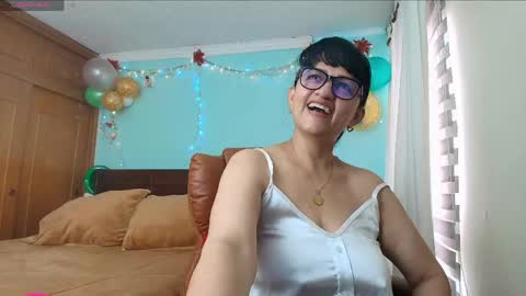 Isabeel Sofia online show from 06/05/26, 03:18