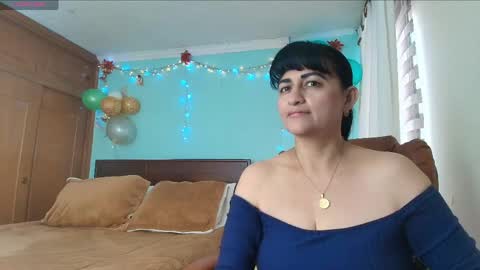 Isabeel Sofia online show from 06/06/26, 02:22