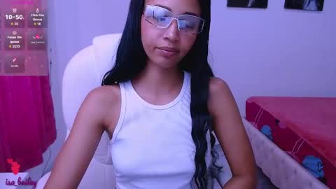 Snapshot of isabel_bailey chatting on 05/30/26, 10:18 isabel online show from 05/30/26, 10:18