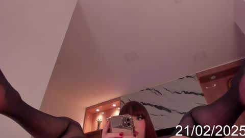 Isabel online show from 02/21/25, 09:02