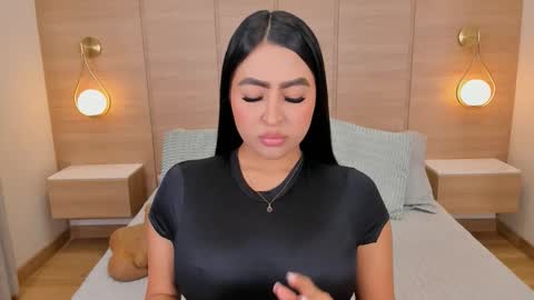 Isa online show from 11/13/25, 03:38