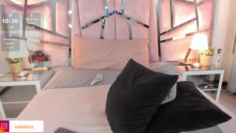 Isabel online show from 02/13/25, 01:19