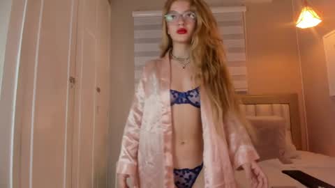 isabela__x online show from 05/04/26, 11:39