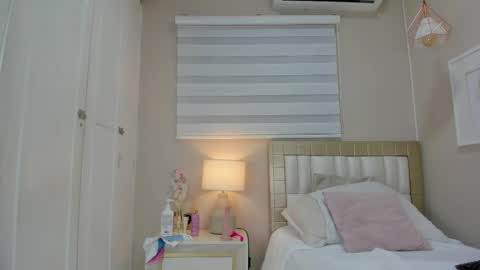 isabela__x online show from 06/09/26, 11:33