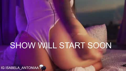 Snapshot of isabela_antonia_ chatting on 04/26/26, 04:15 online show from 04/26/26, 04:15