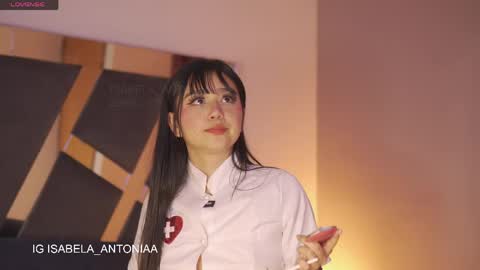 Snapshot of isabela_antonia_ chatting on 04/30/26, 04:13 online show from 04/30/26, 04:13