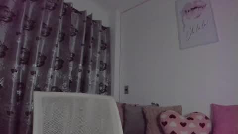 isabela duran online show from 11/08/25, 02:45