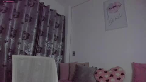 isabela duran online show from 12/19/25, 01:23